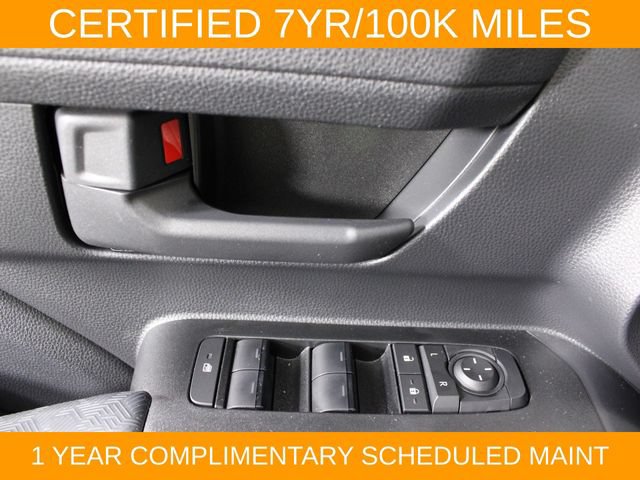 Used 2025 Toyota 4Runner SR5 AWD/4WD image 17