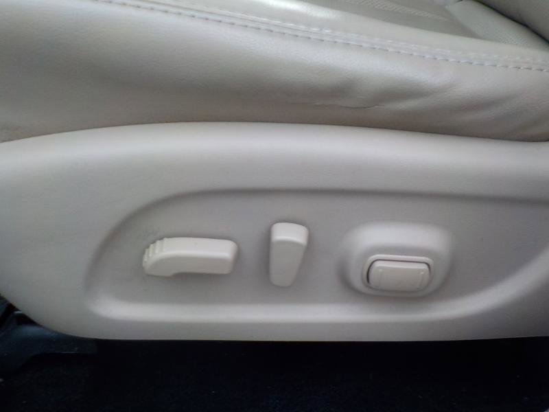 Used 2016 Nissan Pathfinder Platinum w/ Family Entertainment Package image 19