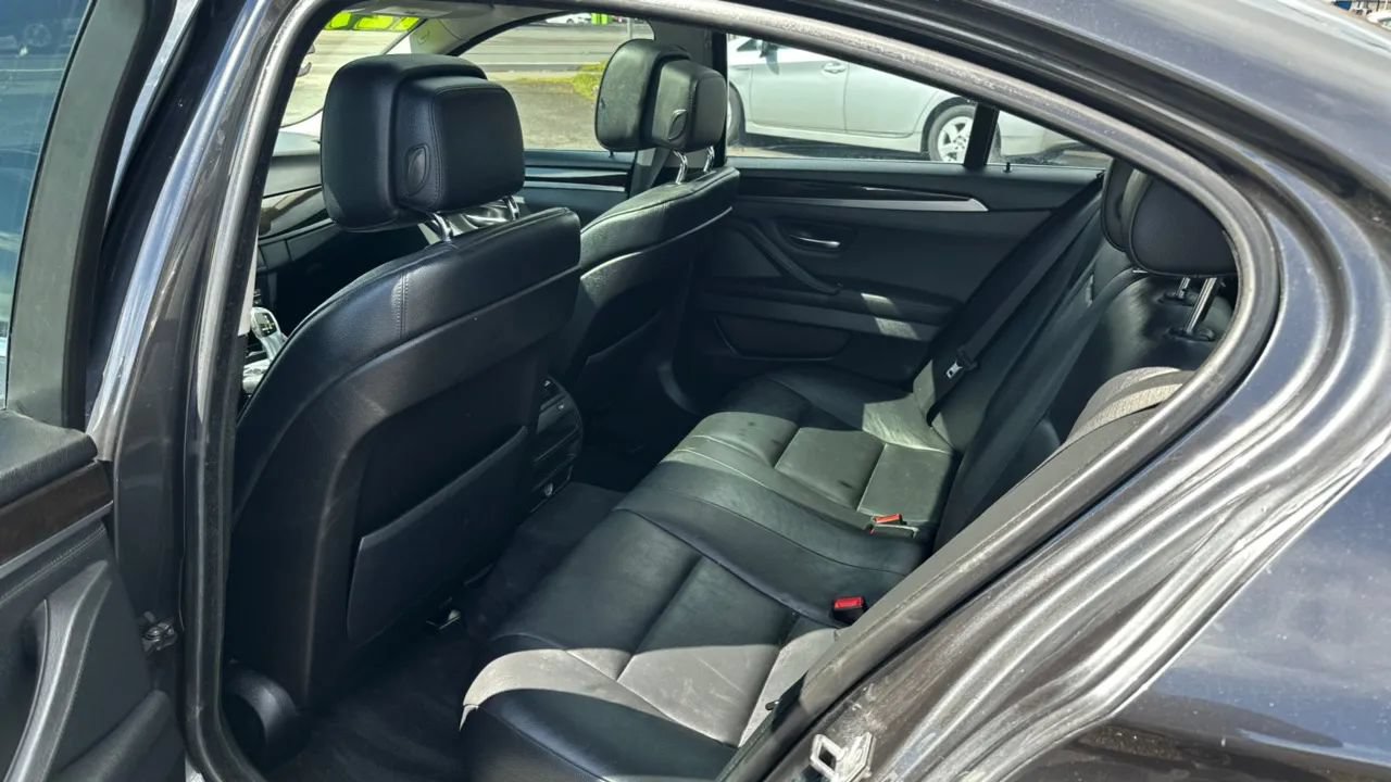 Used 2012 BMW 528i xDrive Sedan AWD/4WD image 8