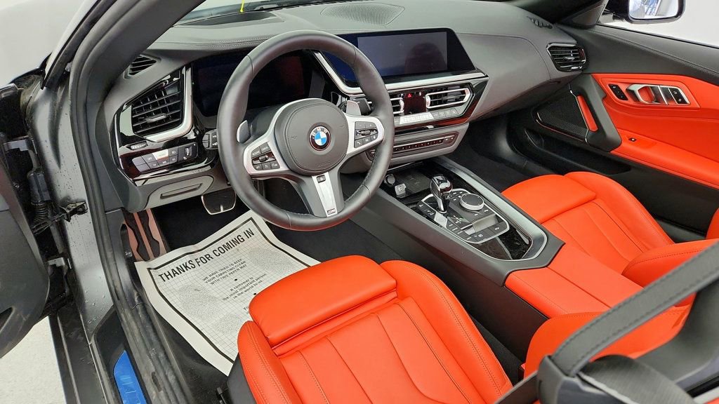Used 2025 BMW Z4 M40i w/ Premium Package image 12