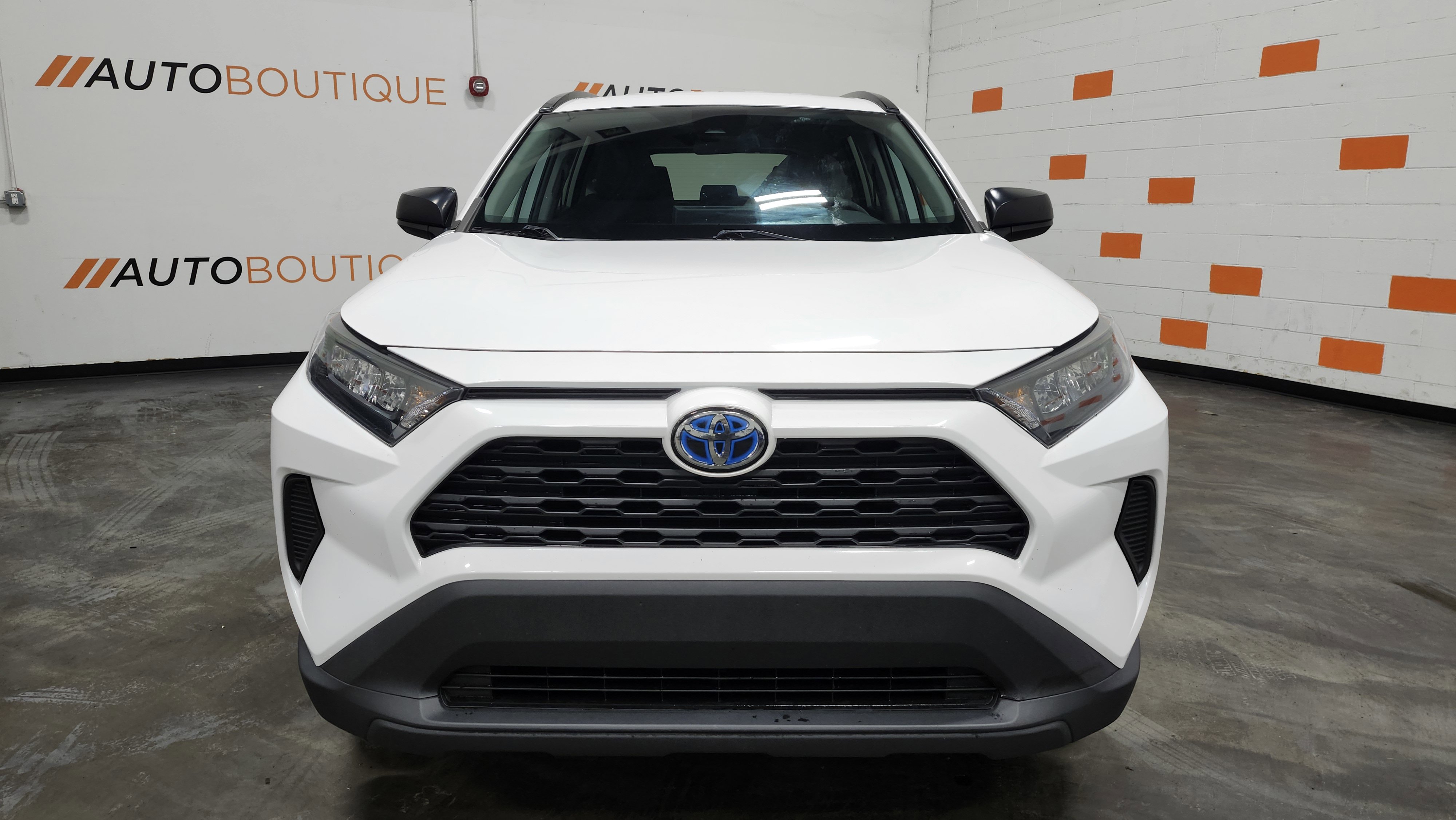 Used 2022 Toyota RAV4 LE image 10
