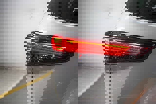 Certified 2021 Toyota Highlander XLE image 12