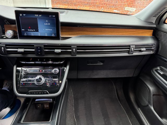 Used 2022 Lincoln Corsair Reserve w/ Sport Package image 17
