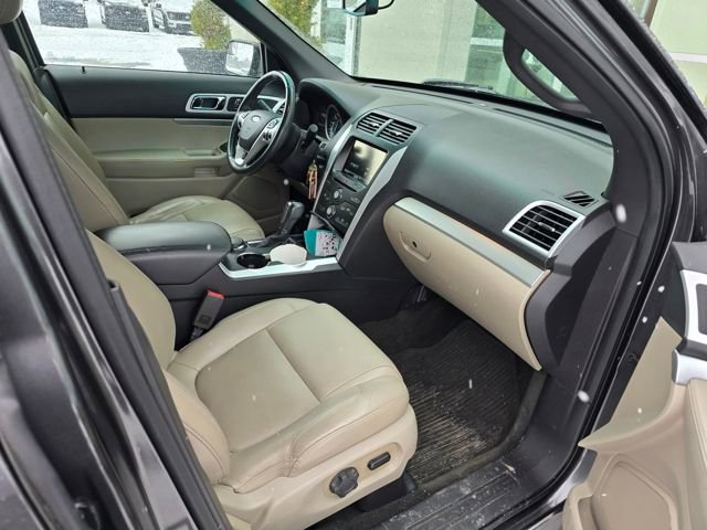 Used 2015 Ford Explorer XLT w/ Equipment Group 202A image 16