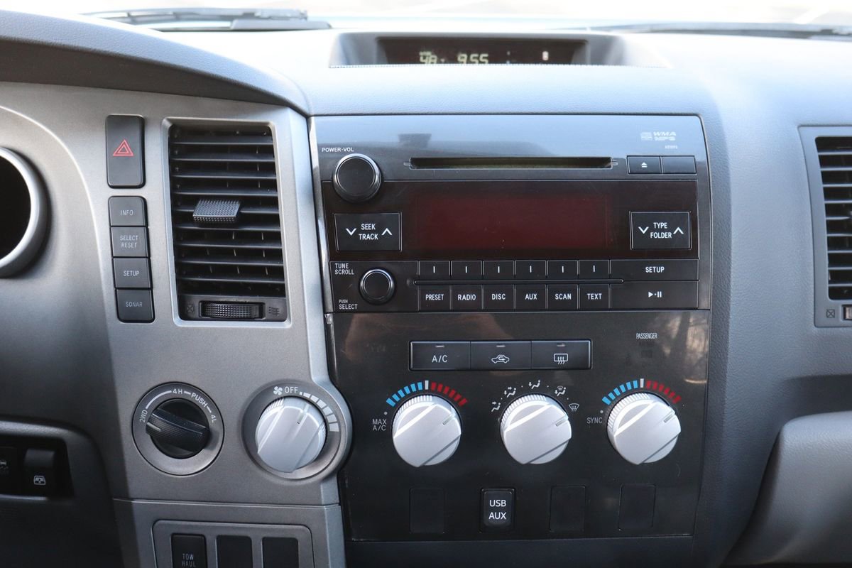 Used 2010 Toyota Tundra 4x4 CrewMax image 35