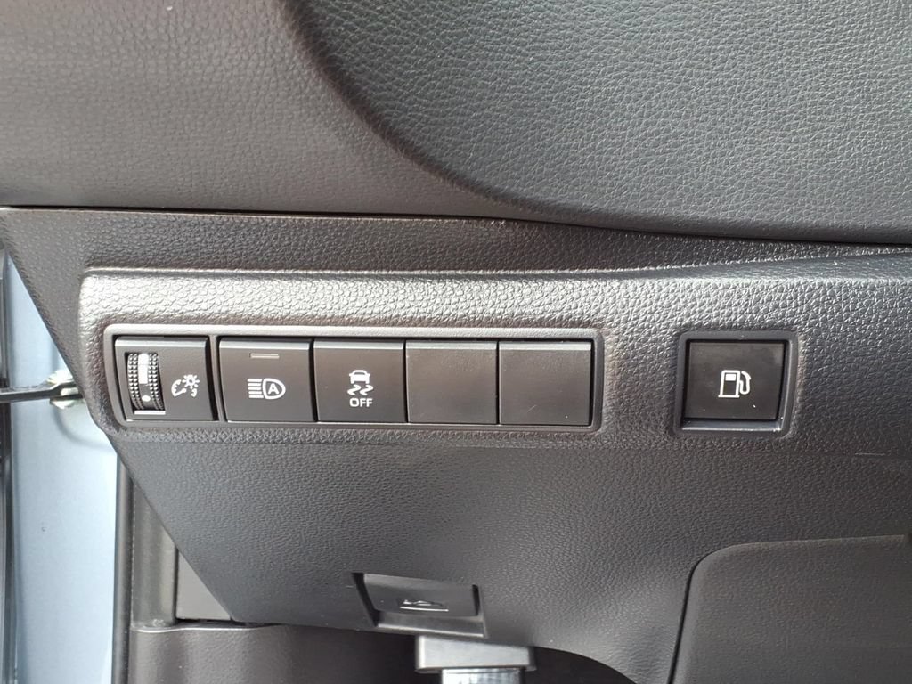 Used 2025 Toyota Corolla SE w/ Convenience Package FWD image 23