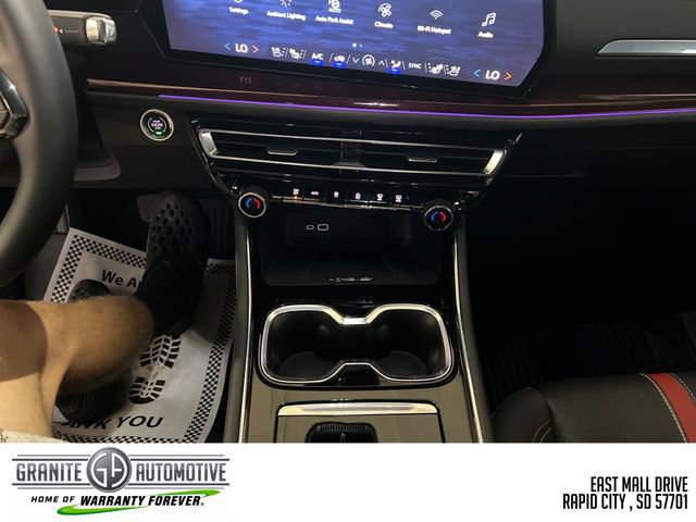 Used 2024 Chevrolet Traverse RS AWD/4WD image 14