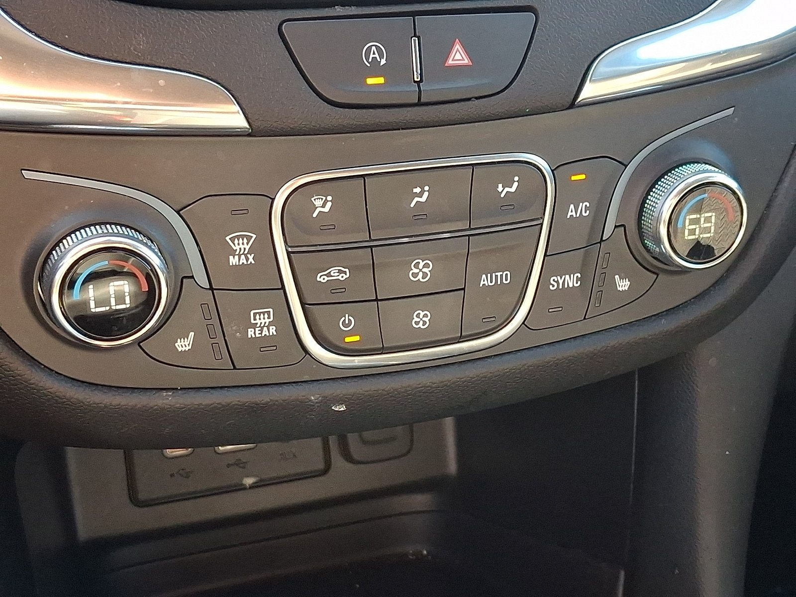 Certified 2024 Chevrolet Equinox LT AWD/4WD image 16
