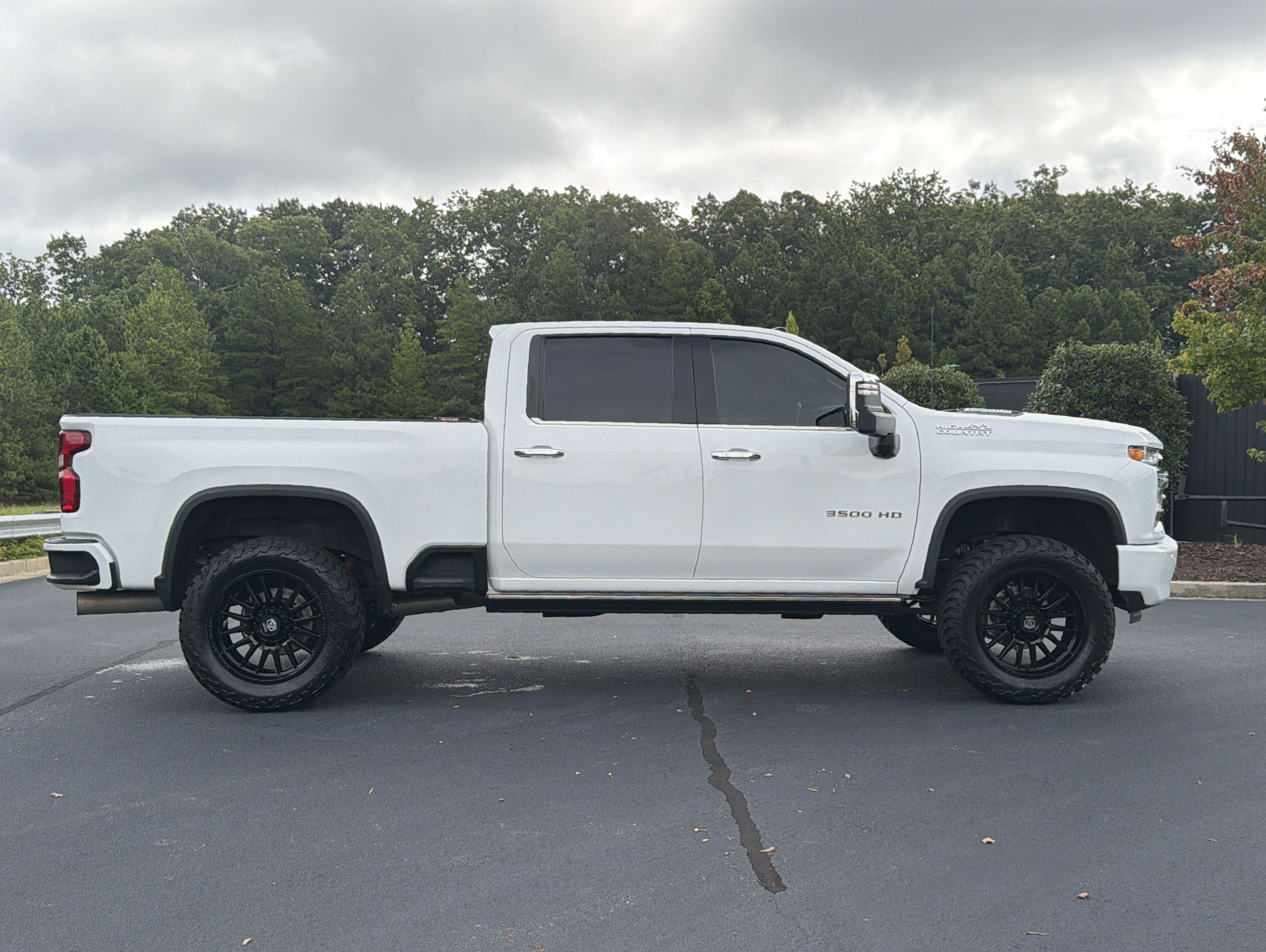 Used 2022 Chevrolet Silverado 3500 High Country w/ Z71 Off-Road Package AWD/4WD image 5
