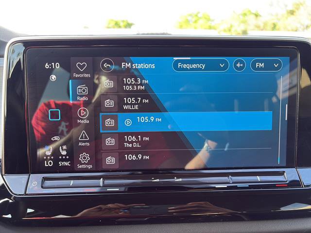 Certified 2025 Volkswagen Atlas Cross Sport SE FWD image 20