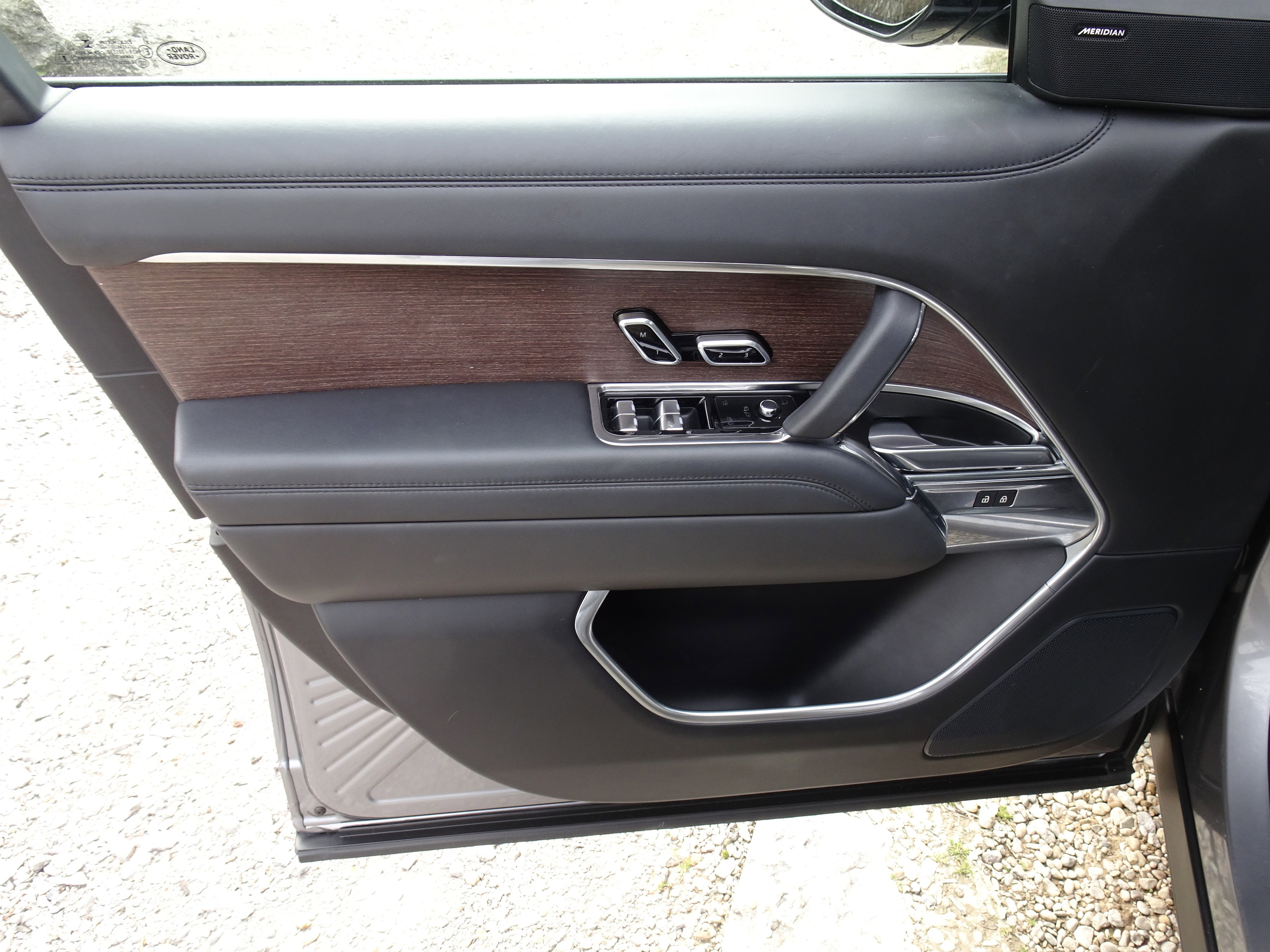 Certified 2023 Land Rover Range Rover SE image 16