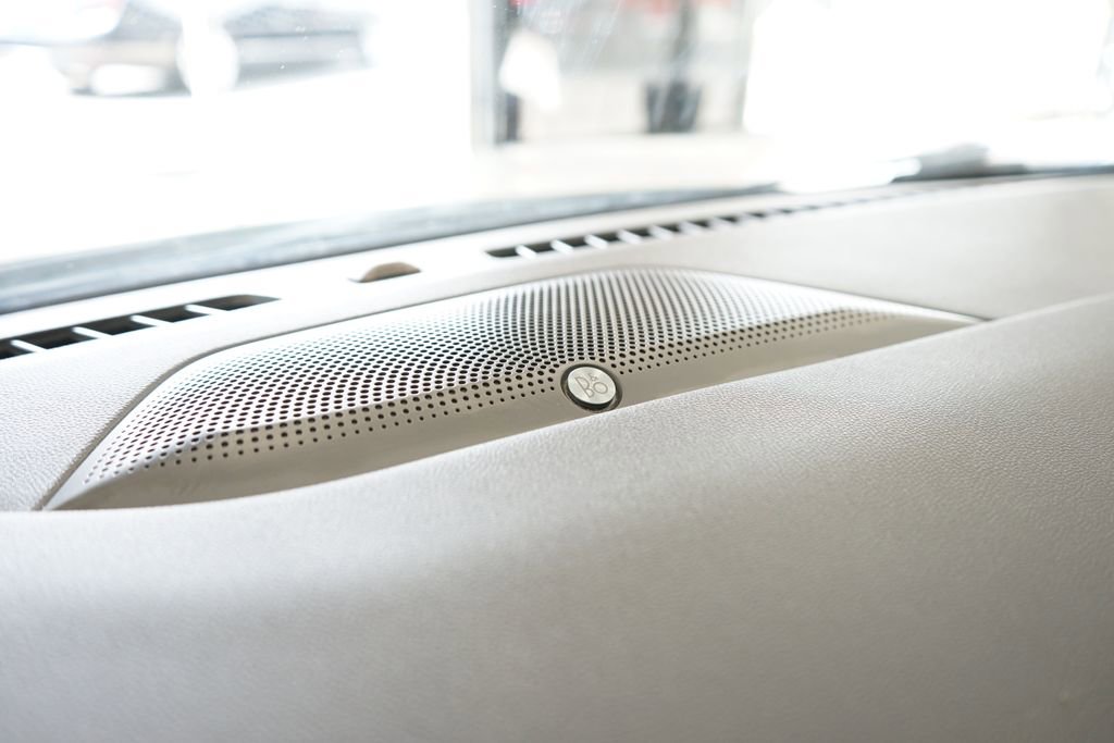 Used 2020 Ford Escape Titanium image 35