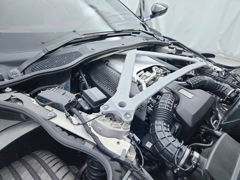Used 2018 Aston Martin DB11 Coupe RWD image 14