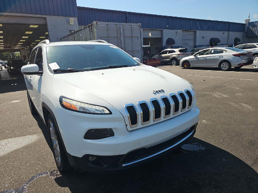 Used 2018 Jeep Cherokee Limited FWD image 2