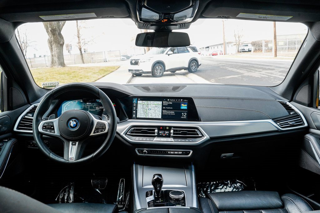 Used 2022 BMW X5 xDrive45e w/ M Sport Package image 11