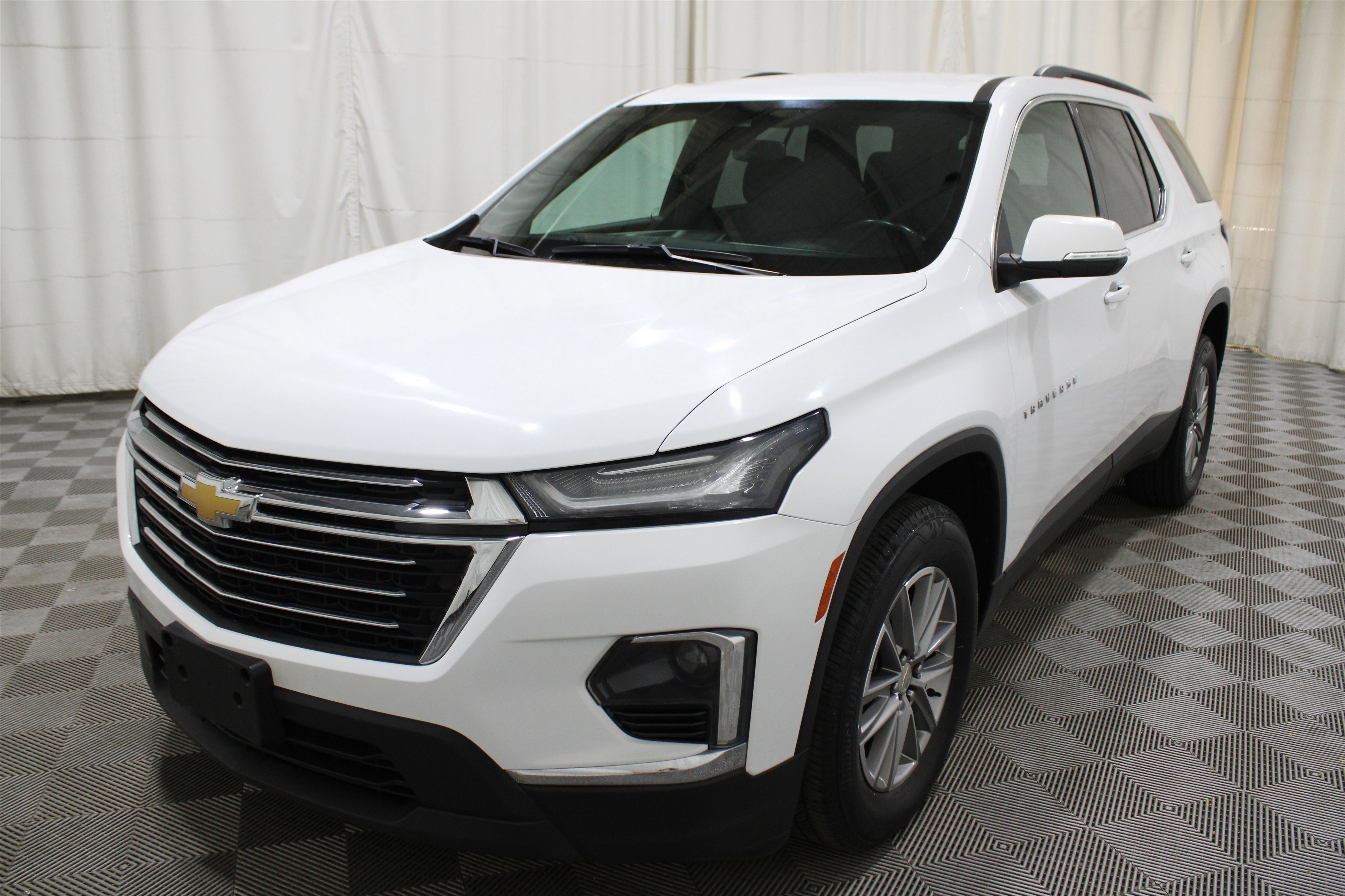 Used 2023 Chevrolet Traverse LT image 35