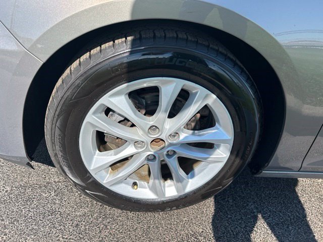 Used 2017 Chevrolet Malibu LT FWD image 48