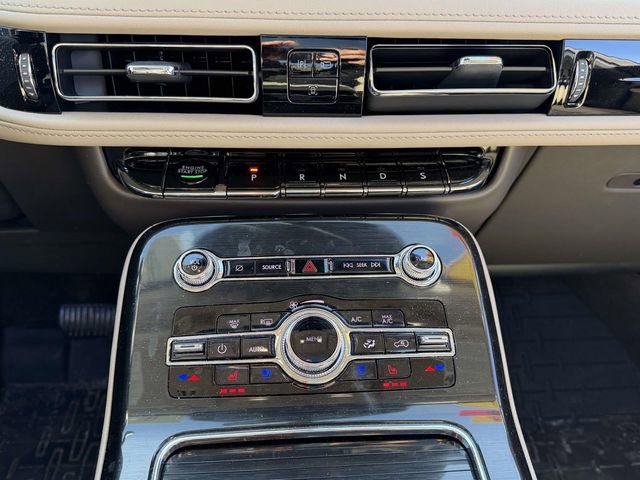 Used 2023 Lincoln Nautilus Reserve image 21