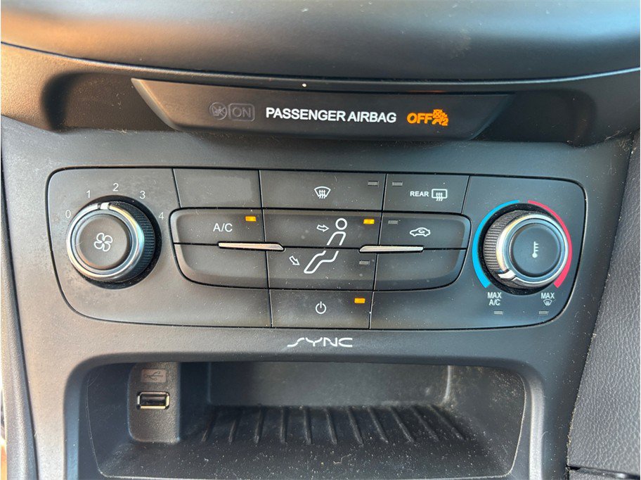 Used 2015 Ford Focus SE FWD image 23
