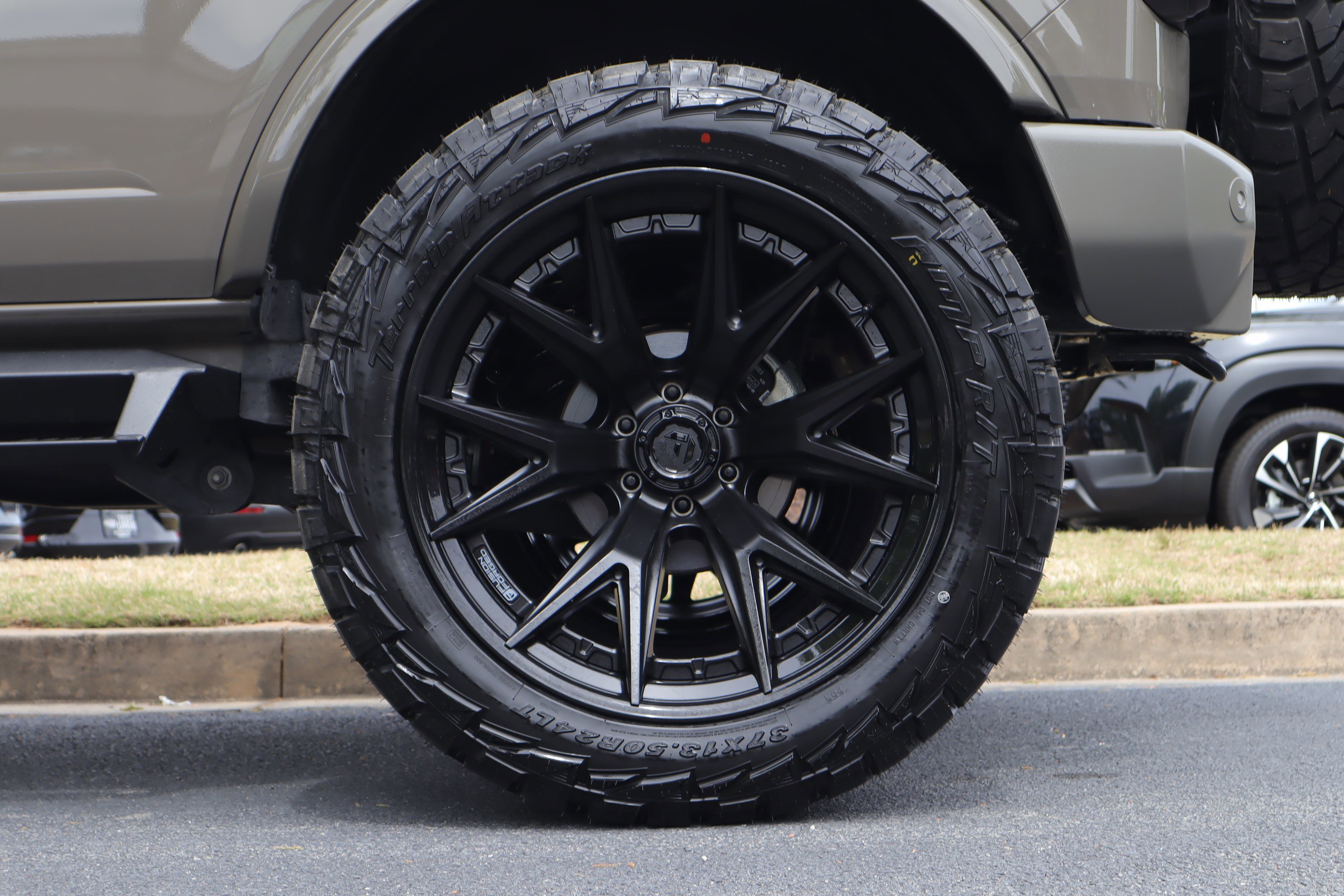 Used 2025 Ford Bronco Outer Banks image 6