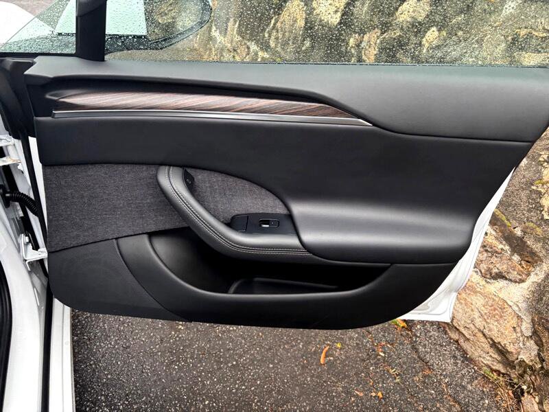 Used 2022 Tesla Model S AWD image 32