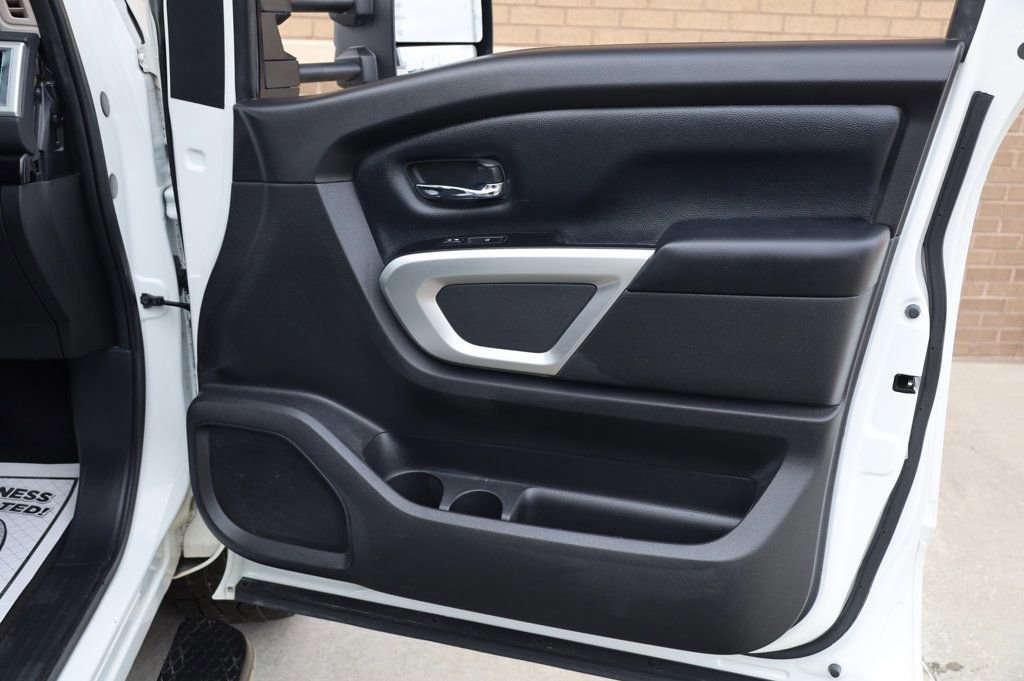 Used 2018 Nissan Titan SV image 25