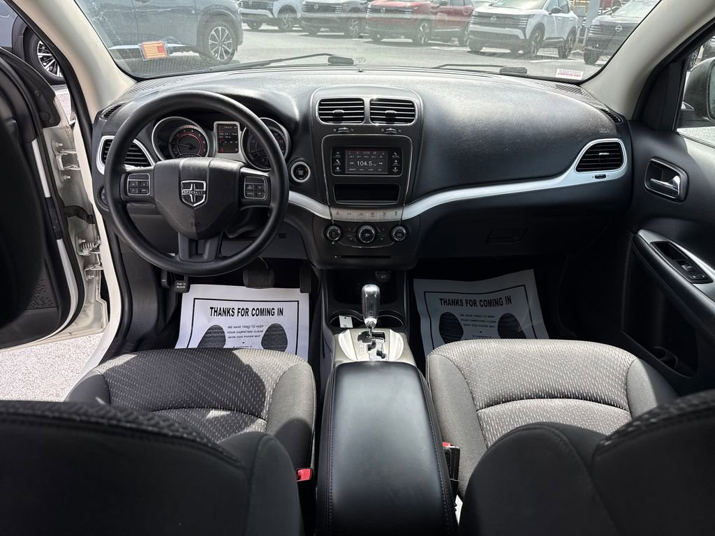 Used 2017 Dodge Journey SE w/ Flexible Seating Group image 12