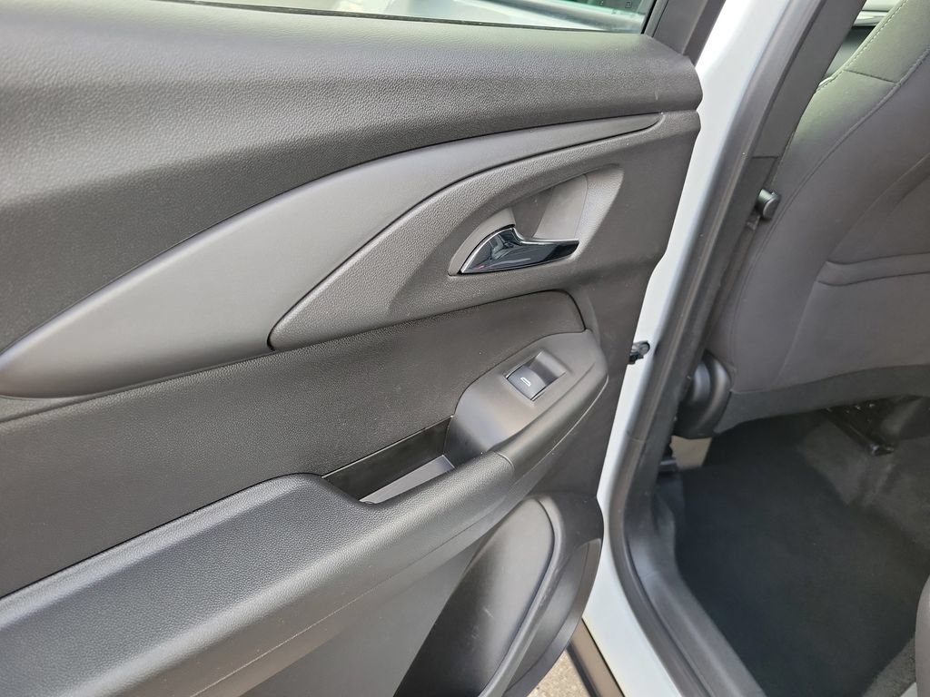 Used 2025 Chevrolet TrailBlazer LT AWD/4WD image 19