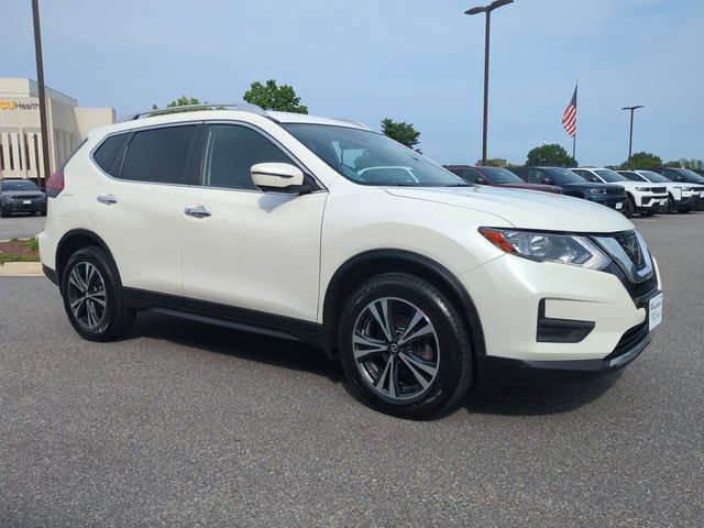 Used 2019 Nissan Rogue SV w/ Premium Package FWD image 2