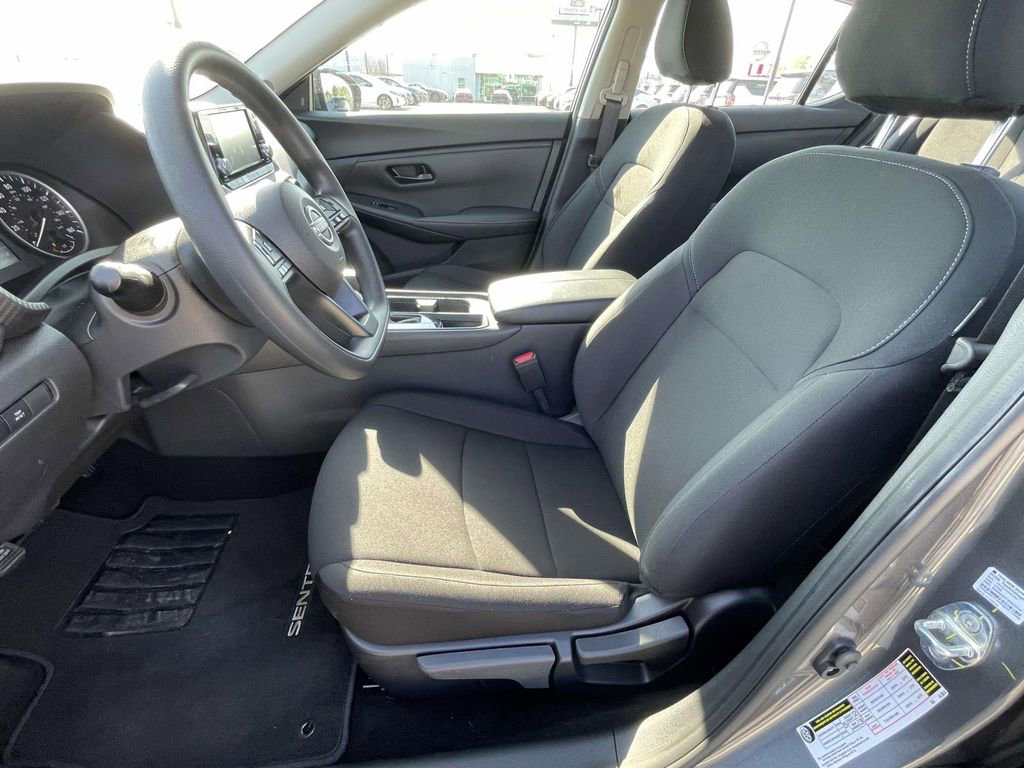 Used 2025 Nissan Sentra S image 13