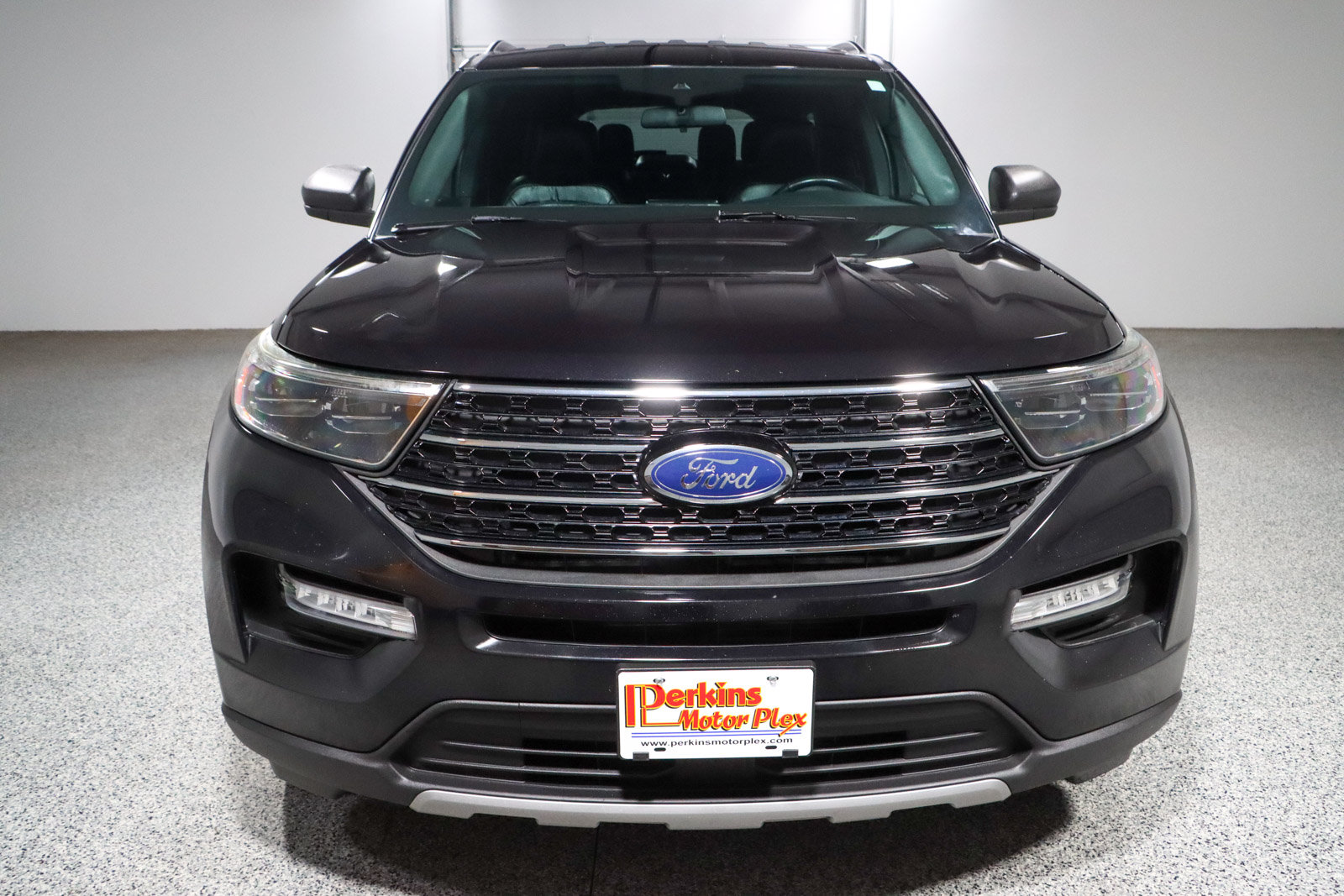 Used 2020 Ford Explorer XLT w/ Equipment Group 202A AWD/4WD image 4