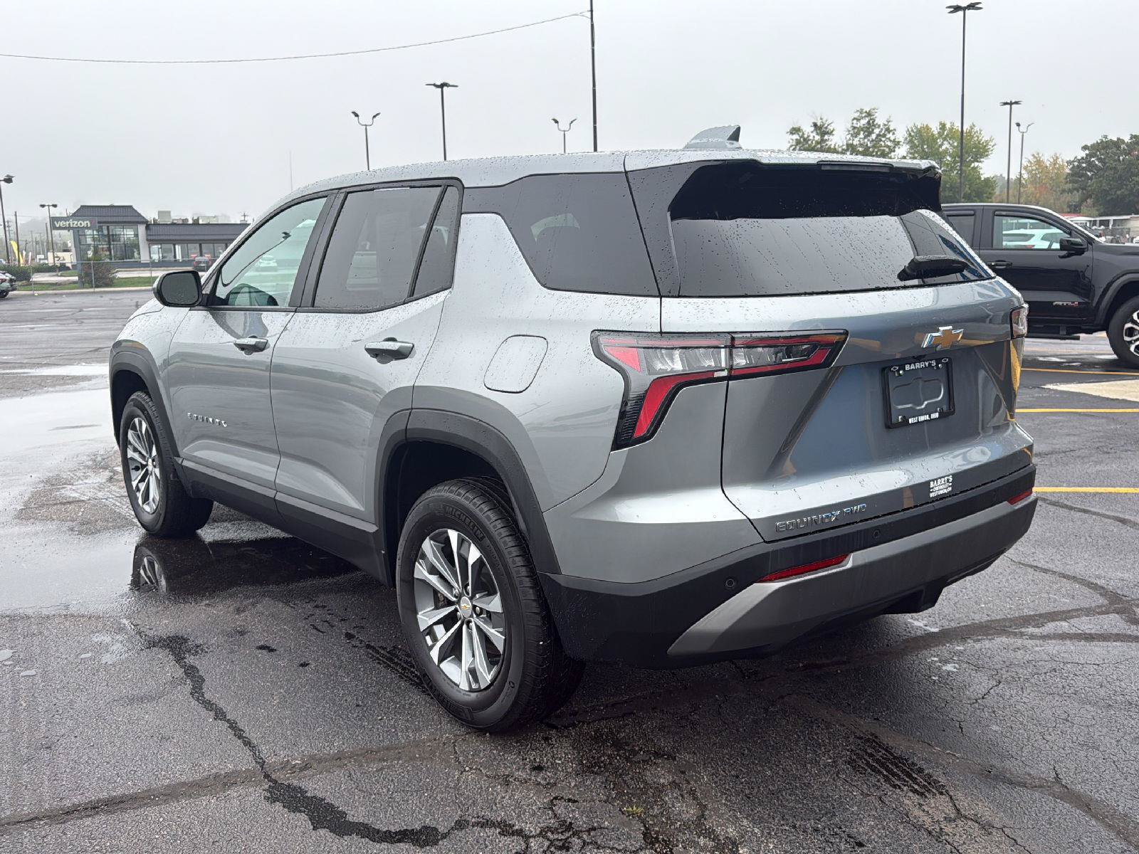 Used 2026 Chevrolet Equinox LT AWD/4WD image 3