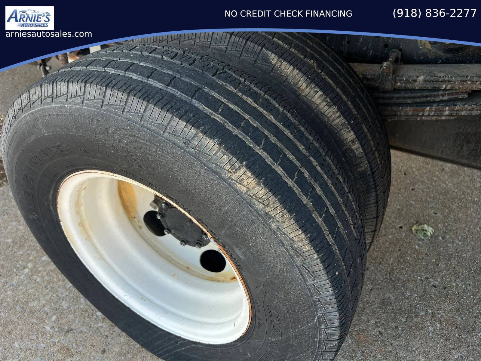 Used 2016 Isuzu NPR RWD image 7