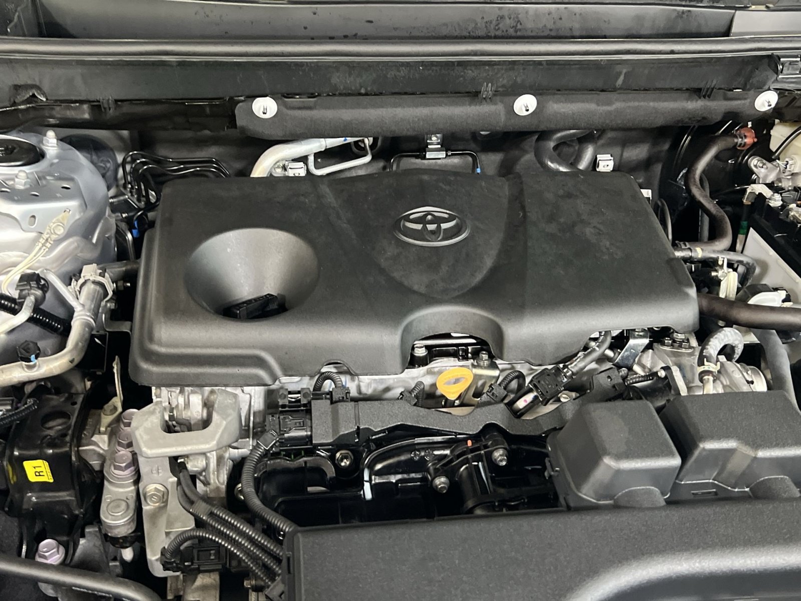 Used 2025 Toyota RAV4 LE FWD image 27