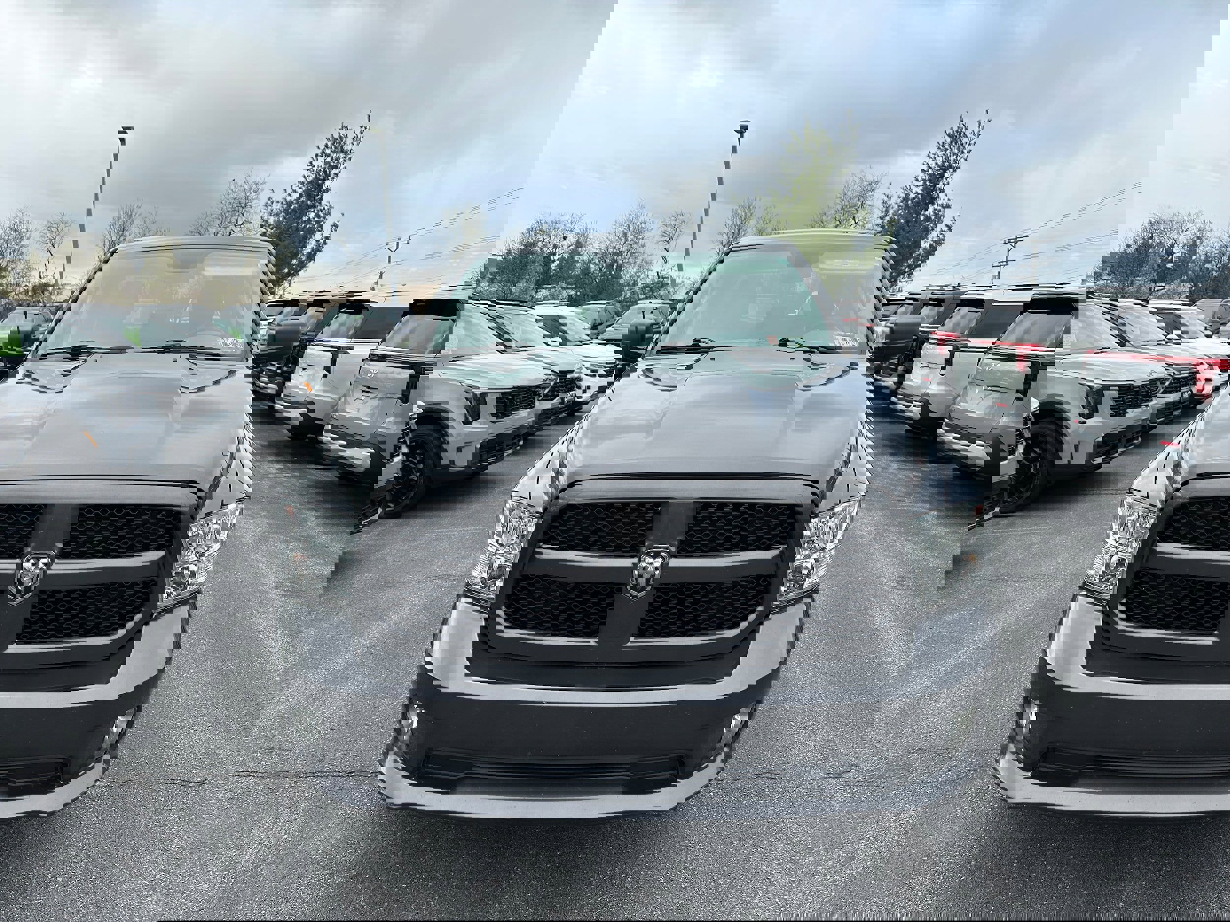 Used 2017 RAM 1500 Express image 2