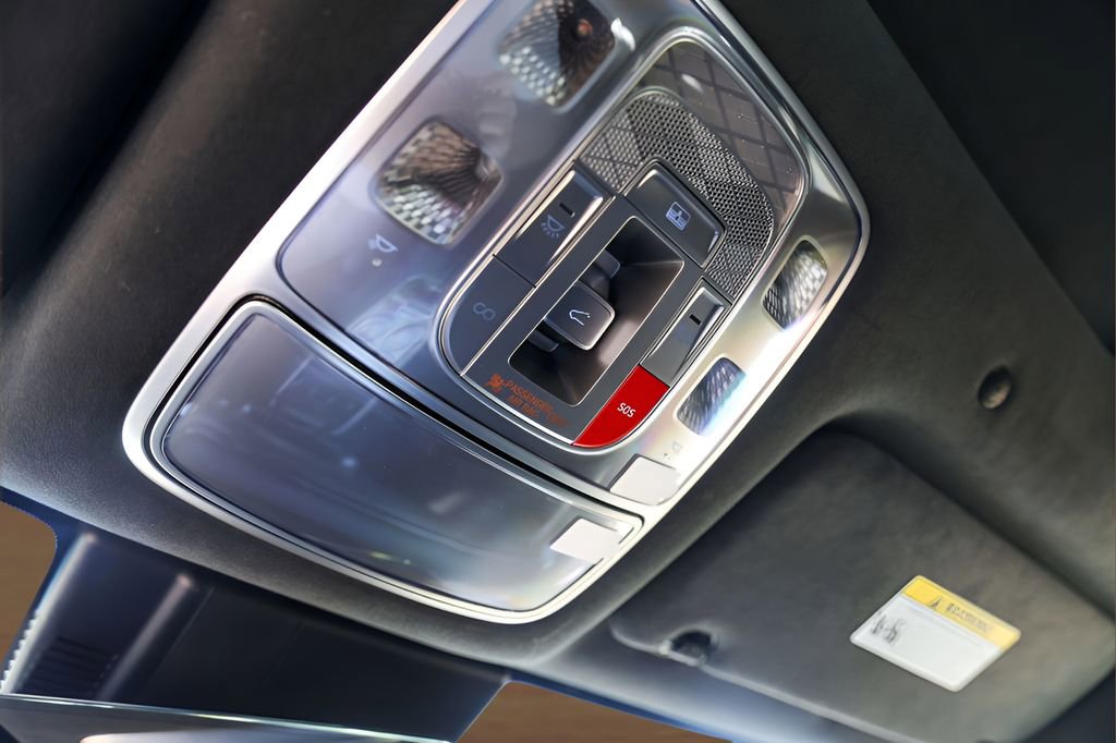 Used 2025 Genesis G90 3.5T AWD/4WD image 22