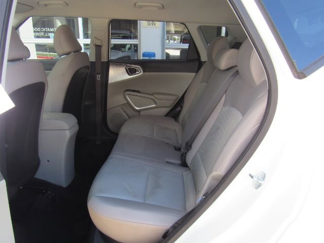 Used 2023 Kia Soul LX w/ LX Technology Package image 15