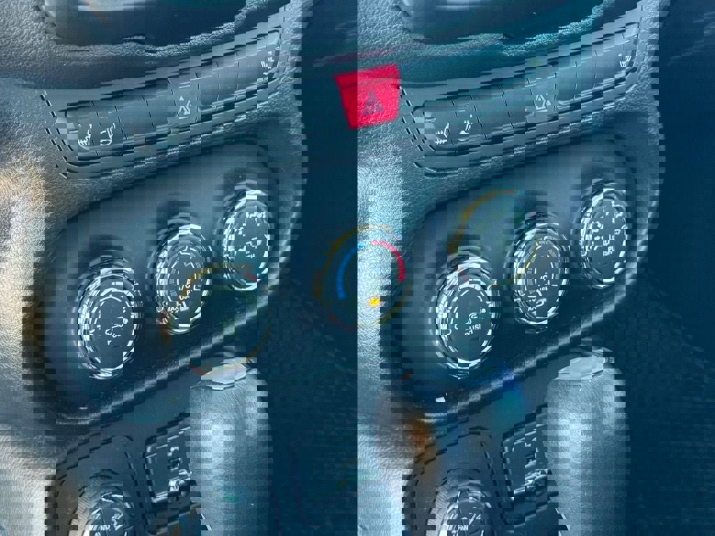 Used 2016 Jeep Renegade Trailhawk image 21