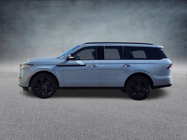 New 2027 Lincoln Navigator Reserve w/ Jet Appearance Package AWD/4WD image 4