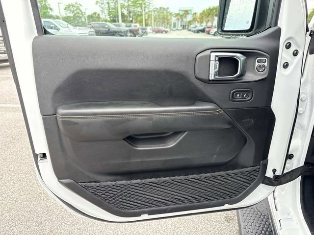 Used 2025 Jeep Wrangler Unlimited Sahara AWD/4WD image 18