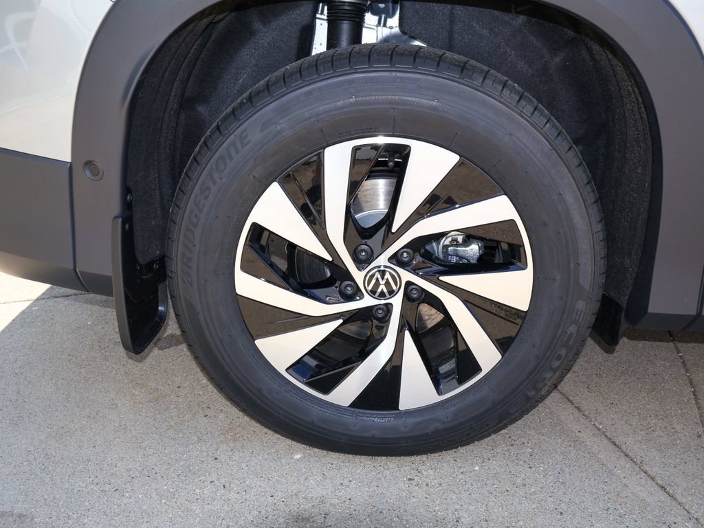 New 2026 Volkswagen Tiguan S FWD image 9