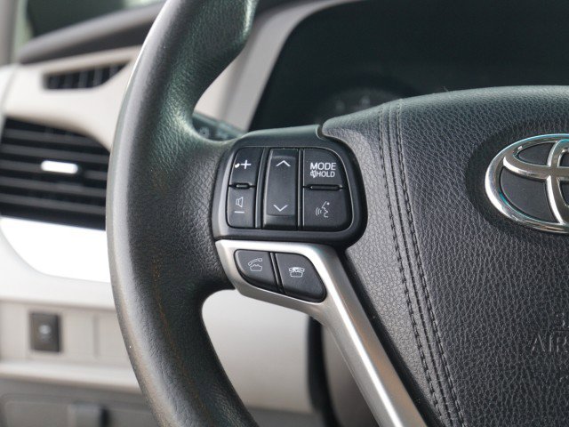 Used 2015 Toyota Sienna LE FWD image 18