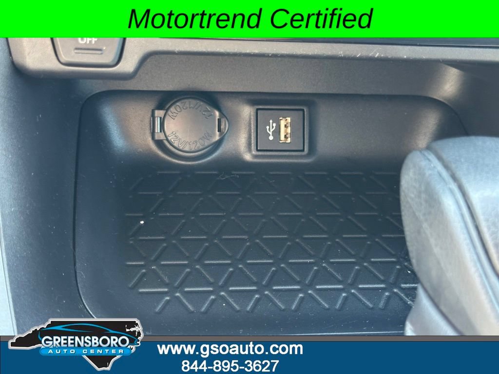 Used 2025 Toyota RAV4 XLE FWD image 27