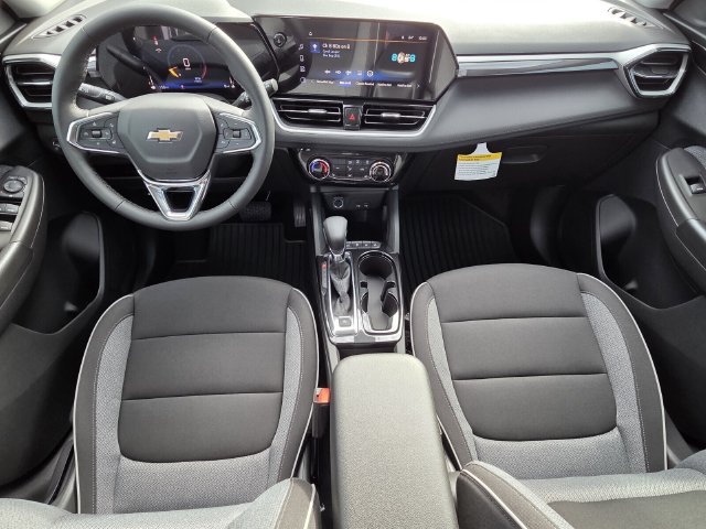 New 2026 Chevrolet TrailBlazer LT w/ LT Cold Weather Package FWD image 8