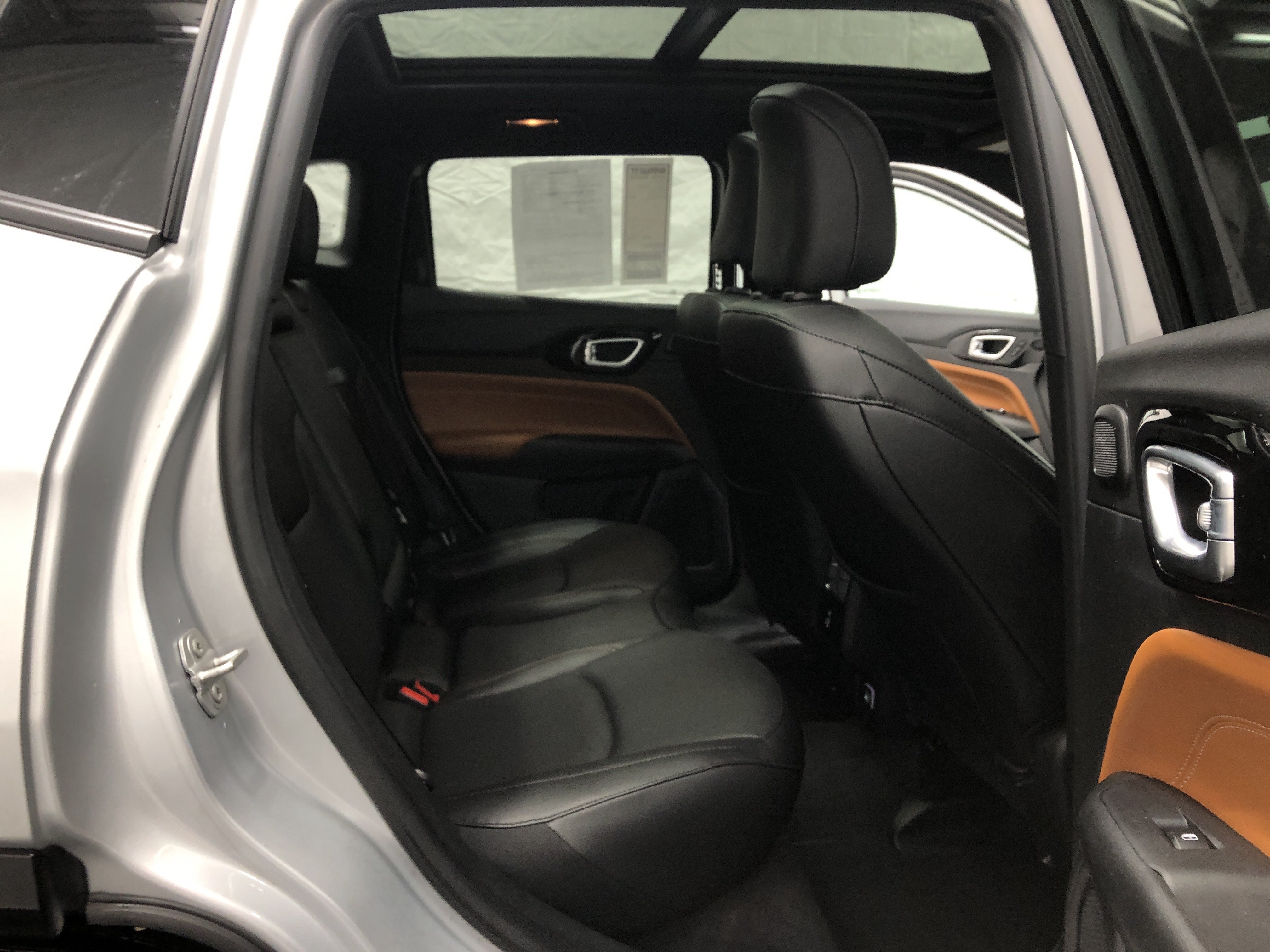 Certified 2024 Jeep Compass Limited w/ Elite Group AWD/4WD image 13