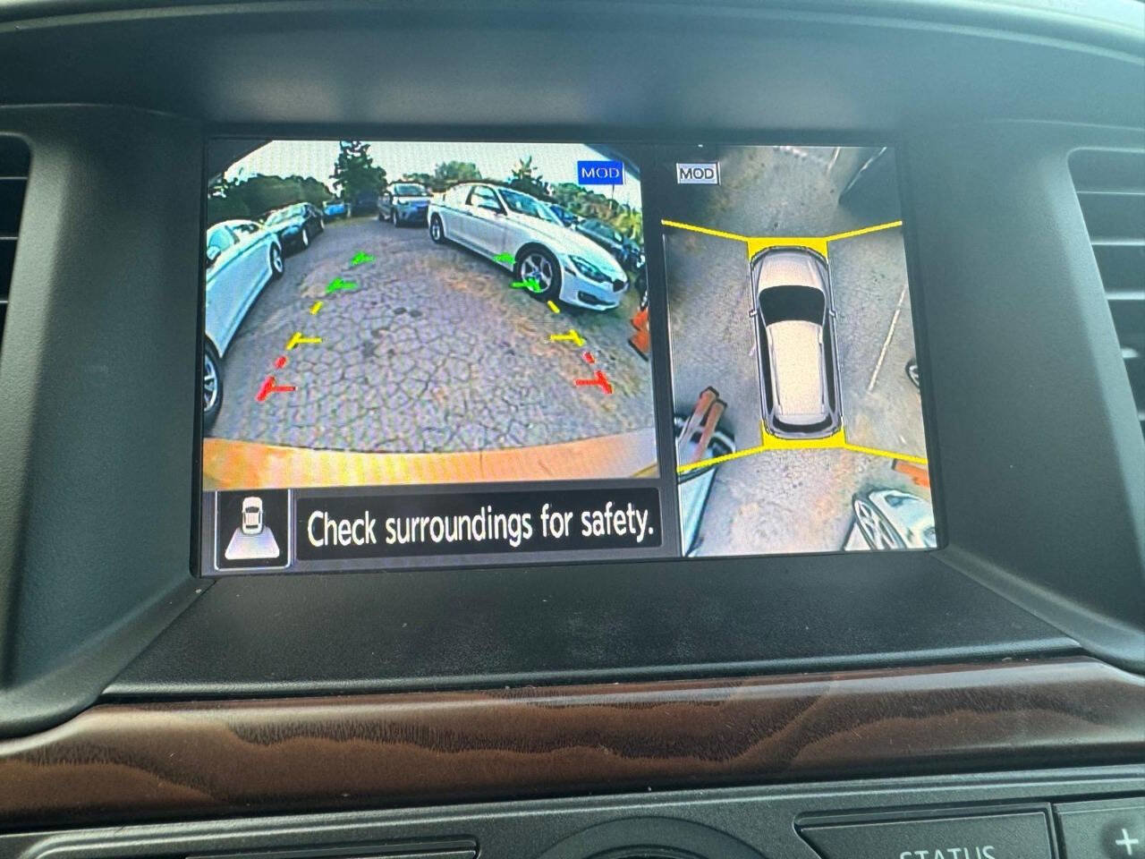 Used 2017 Nissan Pathfinder Platinum w/ Family Entertainment Package image 26