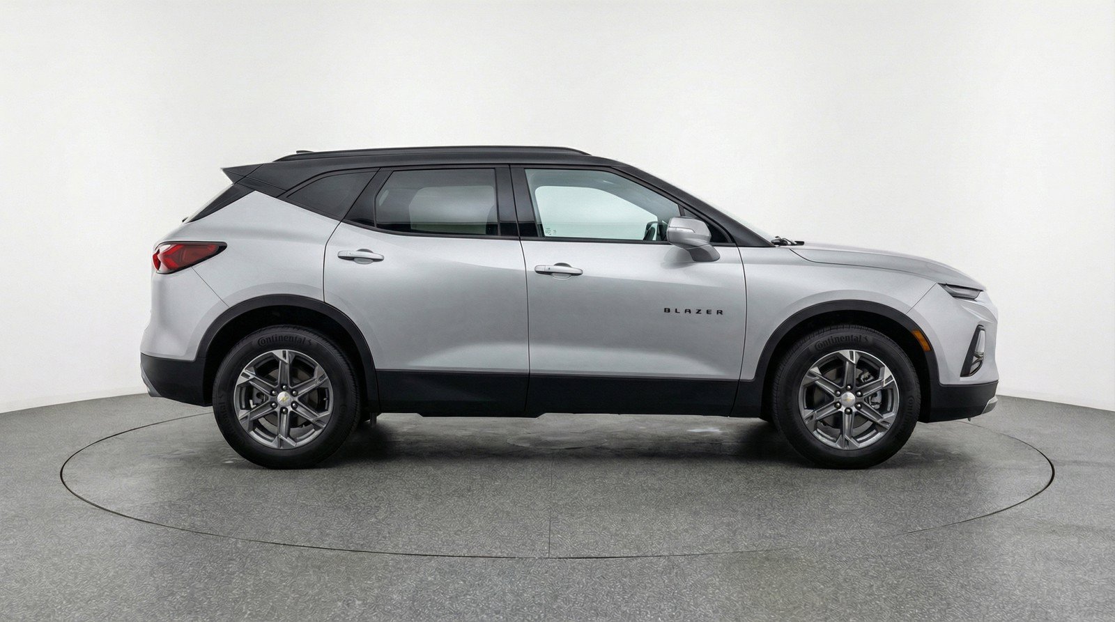 Used 2025 Chevrolet Blazer LT FWD image 11