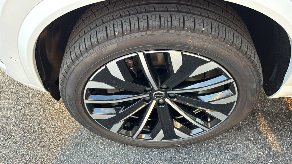 New 2026 Volvo XC90 T8 Plus w/ Protection Package AWD/4WD image 32
