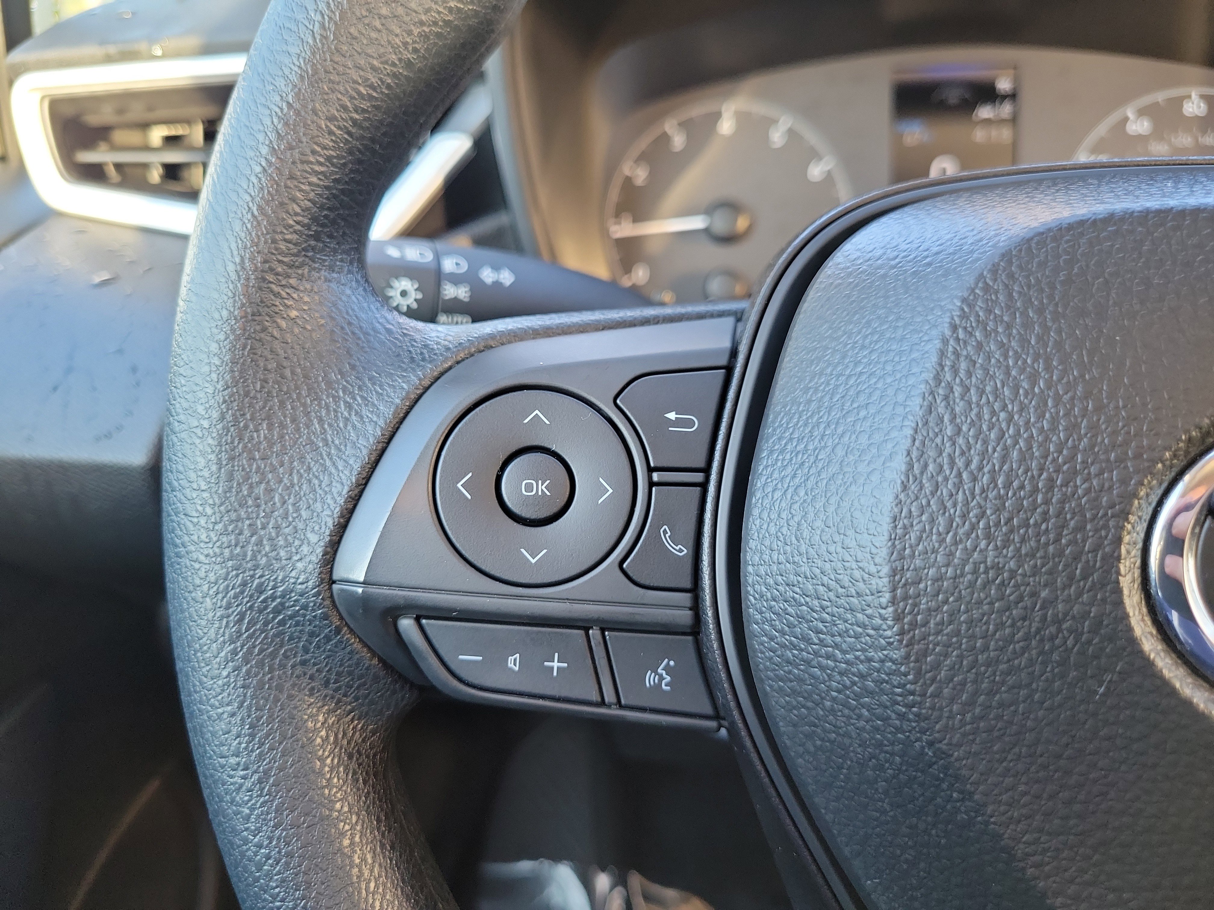 Used 2025 Toyota Corolla LE image 16