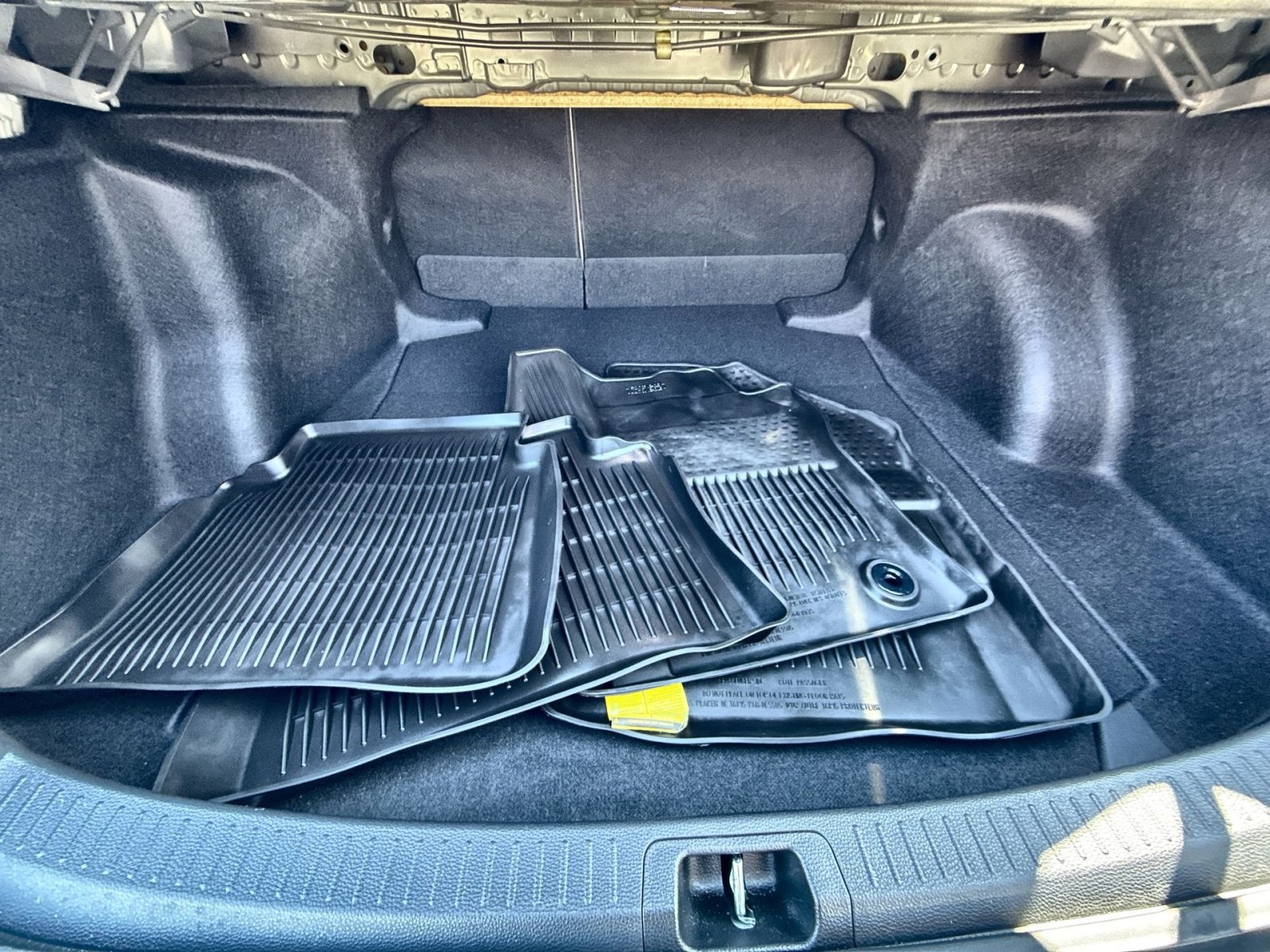 Used 2025 Toyota Corolla LE image 24